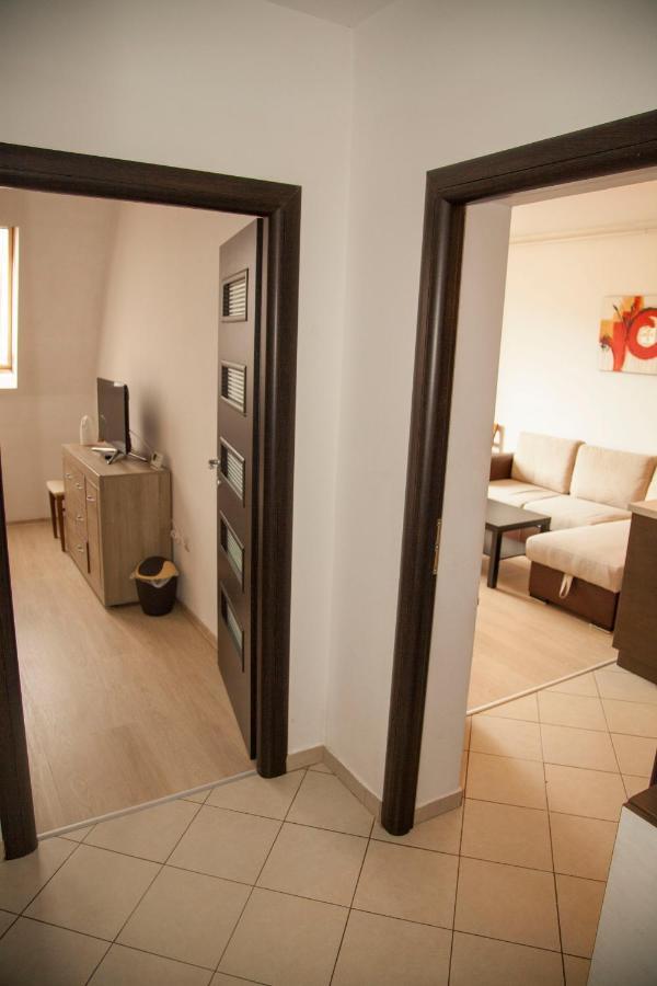 Diana'S Apartment Braşov Esterno foto